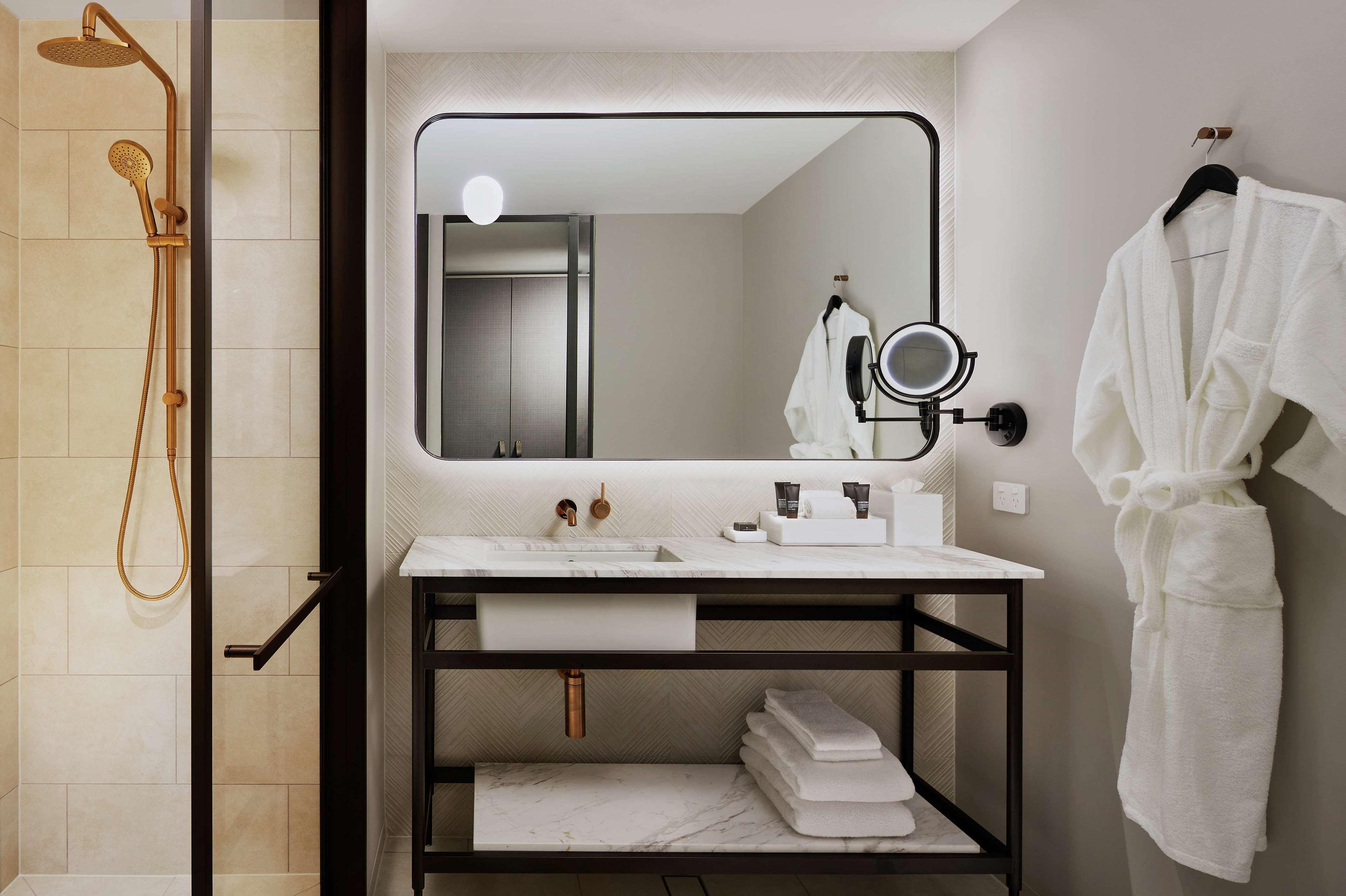 Hilton Melbourne Little Queen Street Εξωτερικό φωτογραφία Bathroom