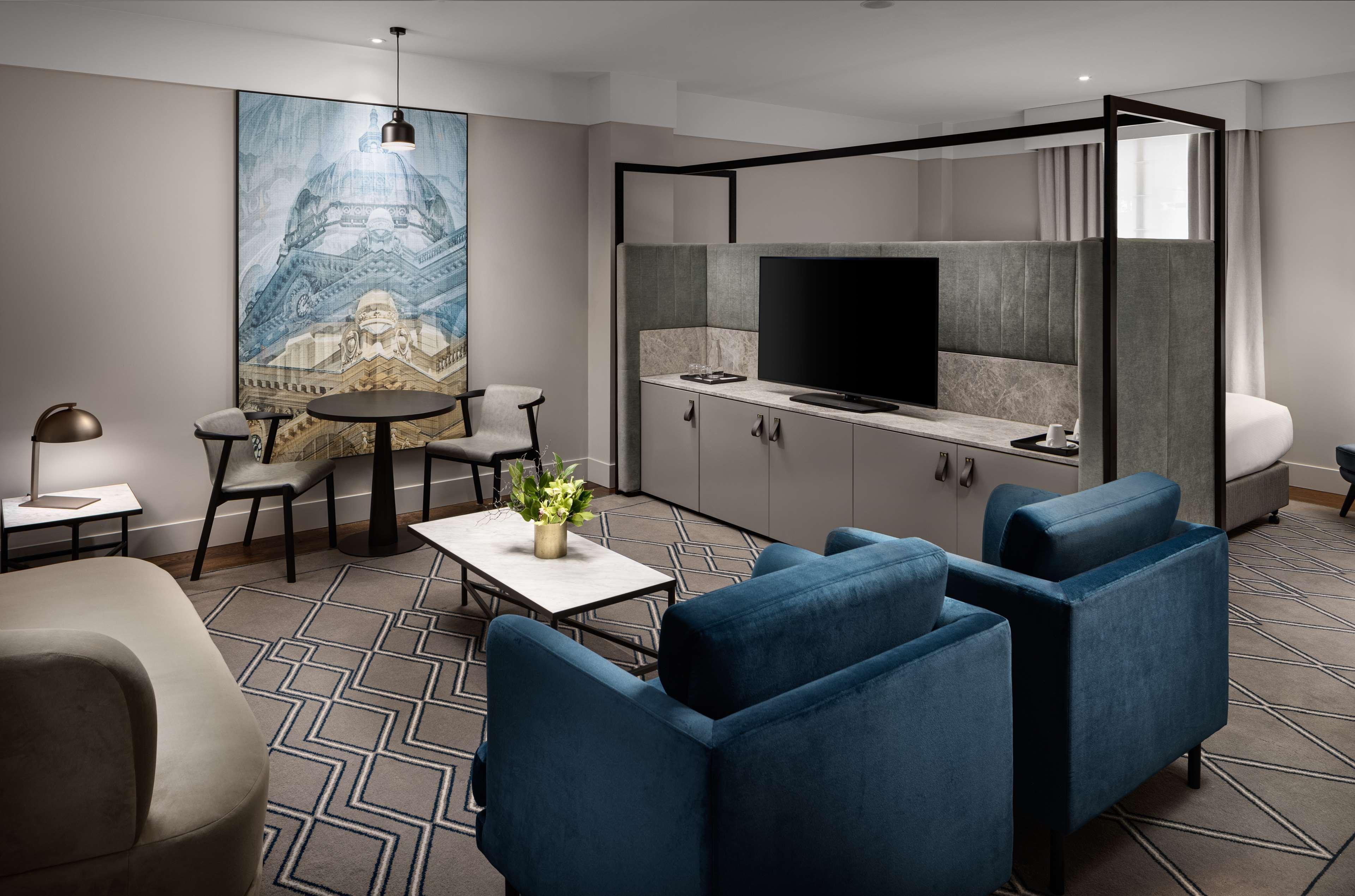 Hilton Melbourne Little Queen Street Εξωτερικό φωτογραφία A suite at the hotel