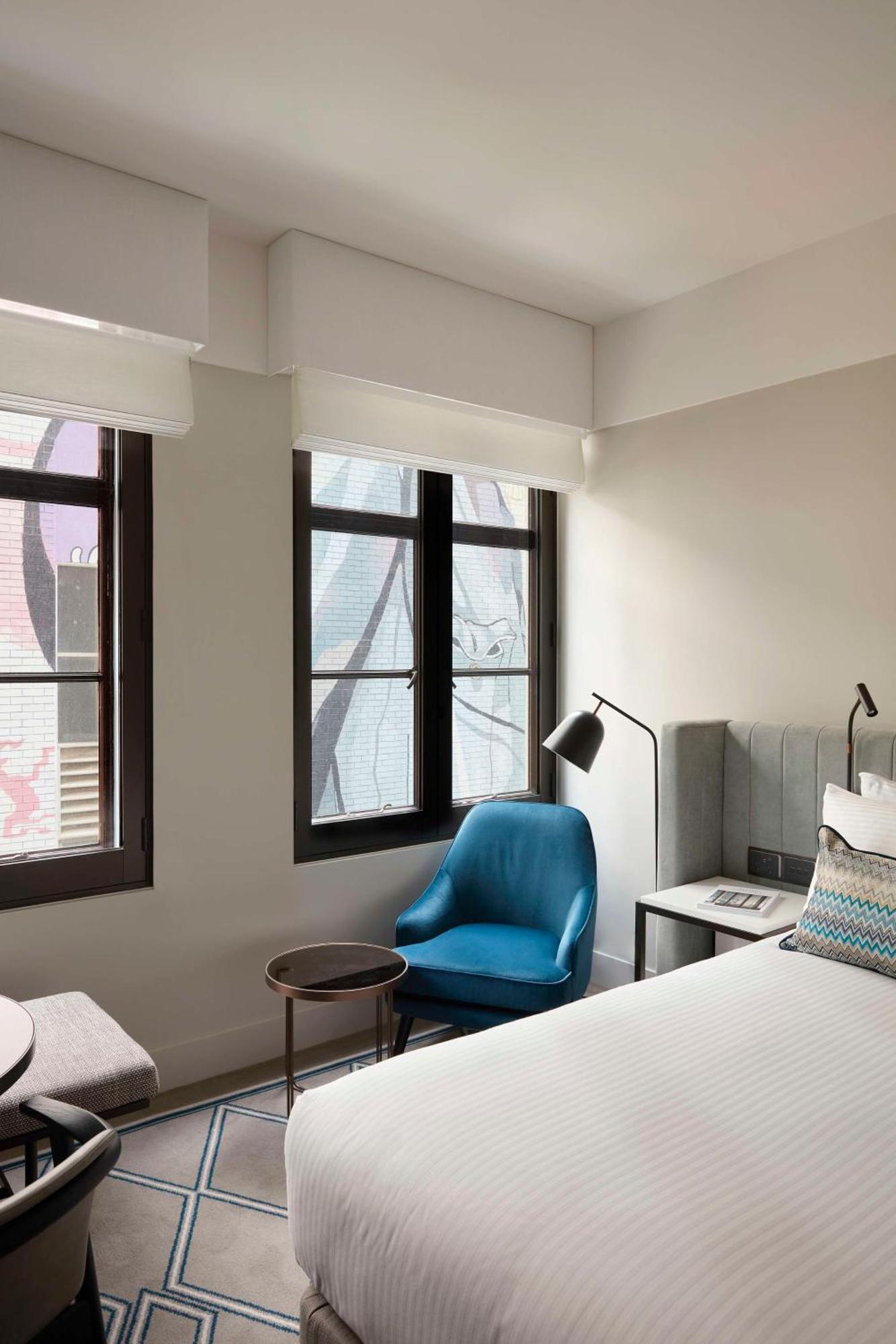 Hilton Melbourne Little Queen Street Εξωτερικό φωτογραφία A guest room at the Hotel 57