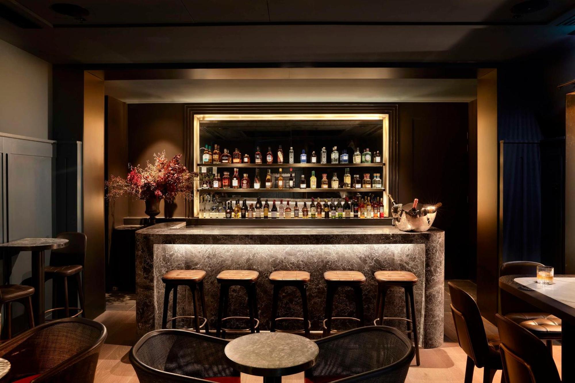 Hilton Melbourne Little Queen Street Εξωτερικό φωτογραφία The bar at the Connaught