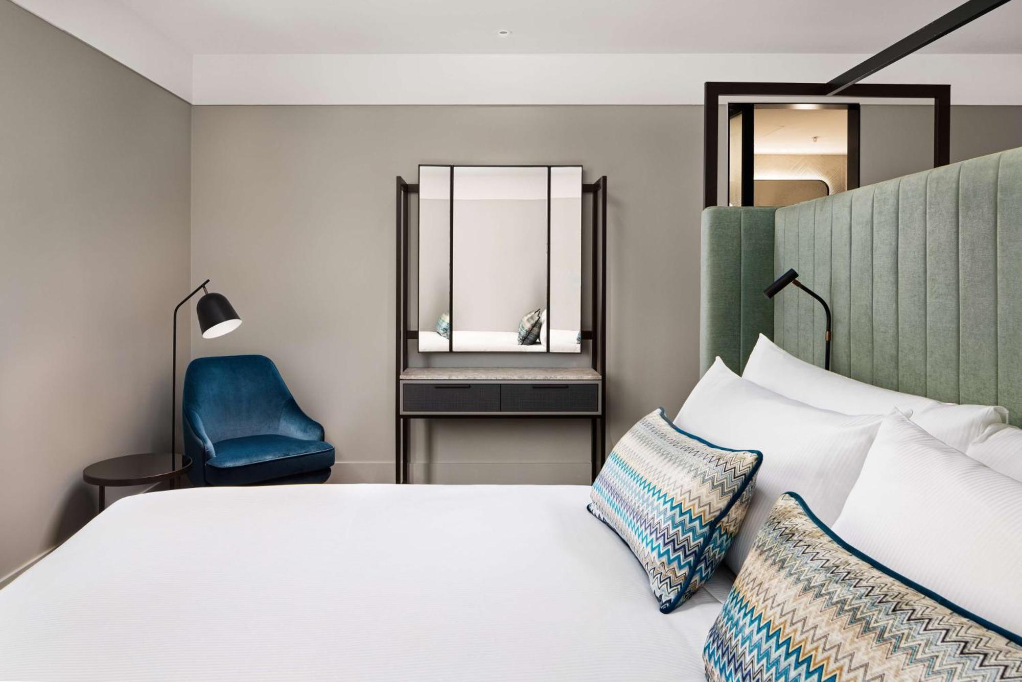 Hilton Melbourne Little Queen Street Εξωτερικό φωτογραφία A bedroom at the hotel