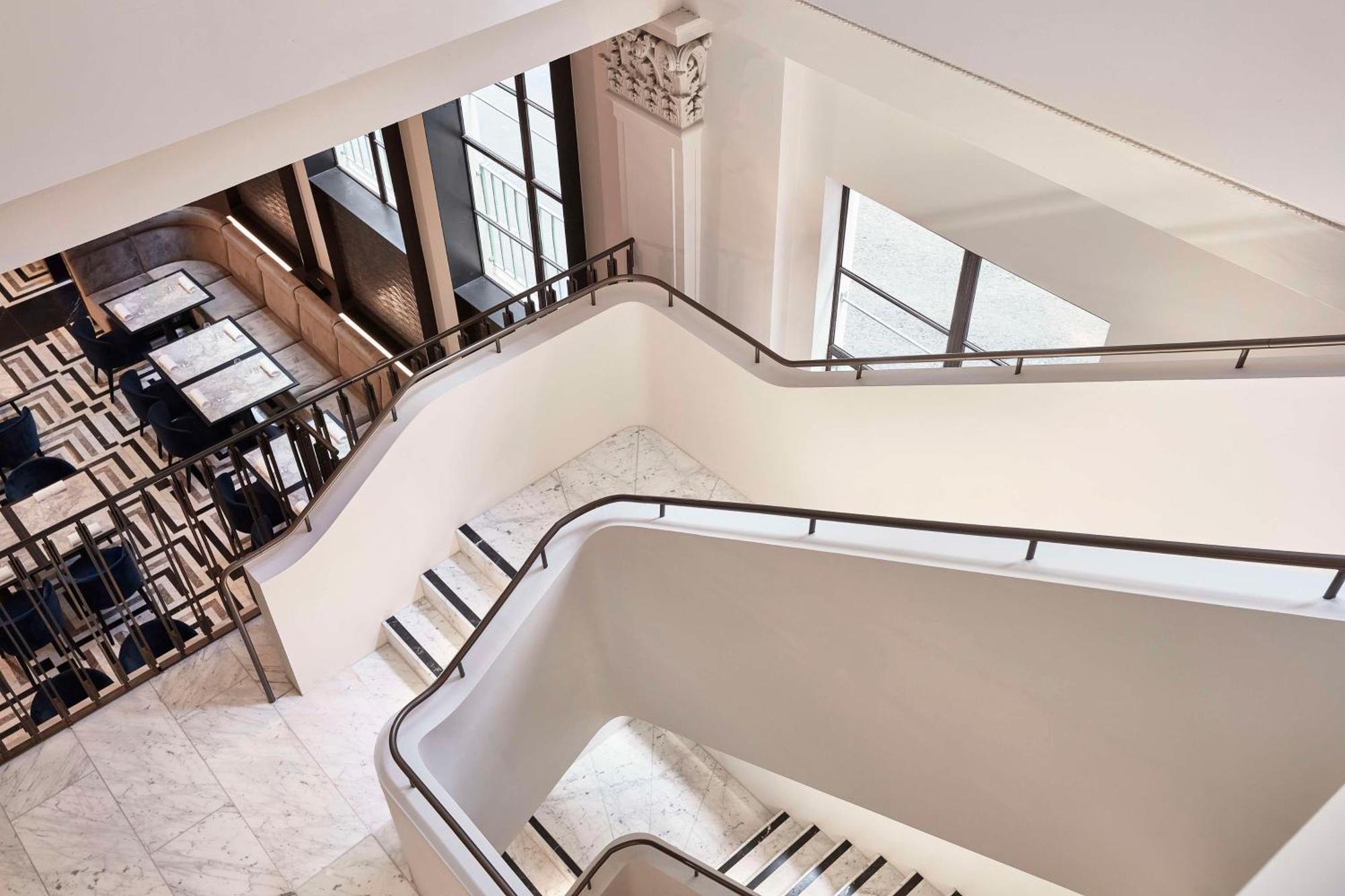 Hilton Melbourne Little Queen Street Εξωτερικό φωτογραφία Staircase